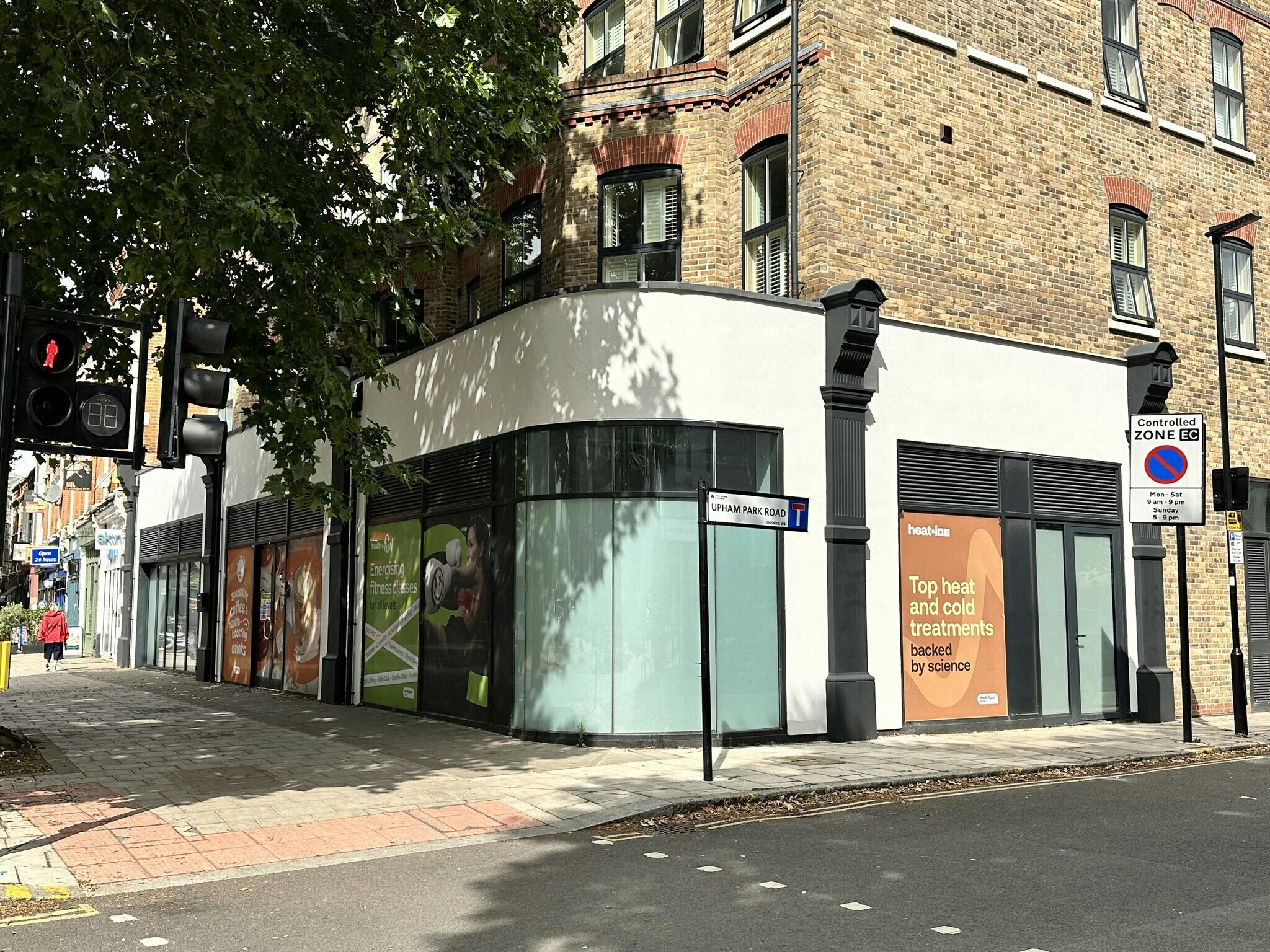 104-108 Chiswick High Rd, Londres à louer Photo de l’immeuble– Image 1 sur 8