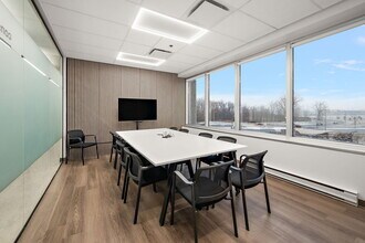 9900 Boul Cavendish, Montréal, QC à louer Photo intérieure– Image 2 sur 2