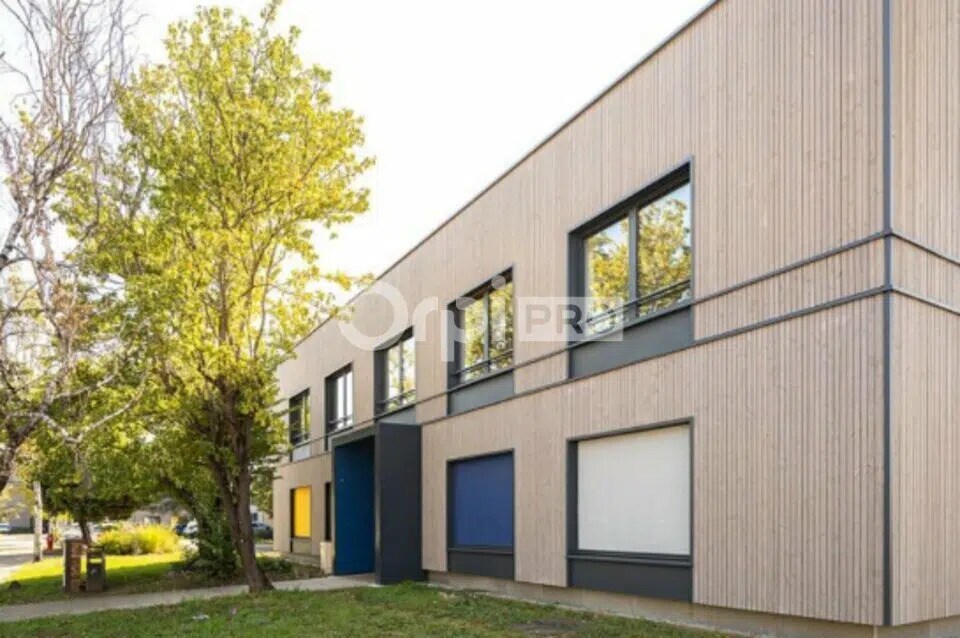 Bureau dans Vénissieux à louer Photo de l’immeuble– Image 1 sur 23