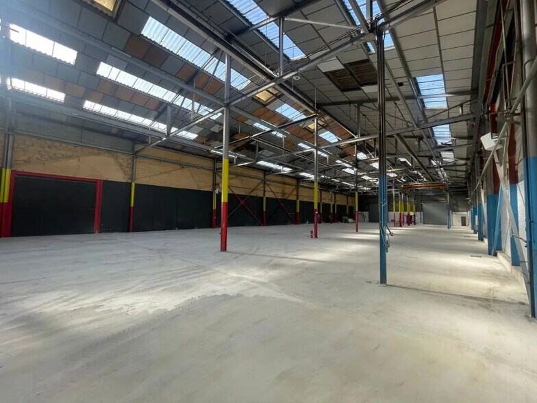 Industriel/Logistique dans Corbeil-Essonnes à louer - Photo de l’immeuble – Image 1 sur 11