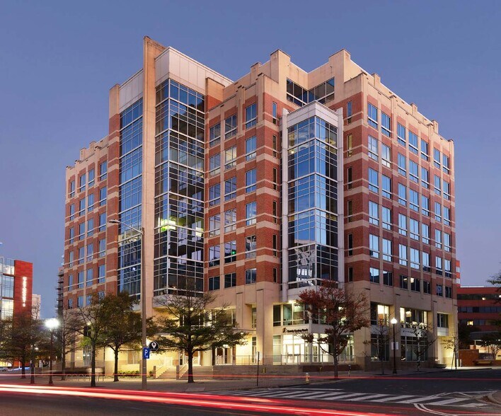 4501 N Fairfax Dr, Arlington, VA à louer - Photo de l’immeuble – Image 1 sur 4