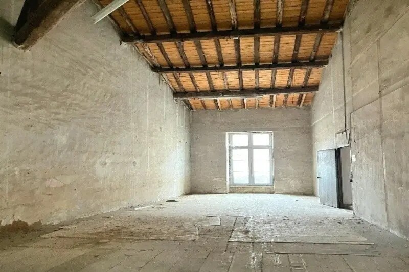 Bureau dans Nîmes à louer - Photo de l’immeuble – Image 3 sur 7