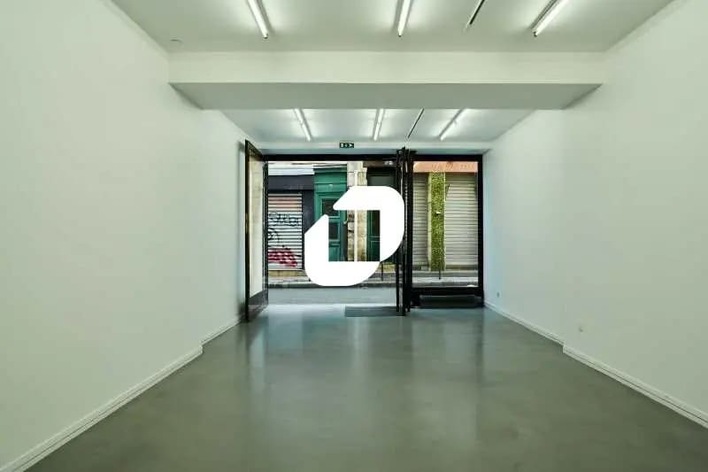 Local commercial dans Paris à louer - Photo de l’immeuble – Image 2 sur 7