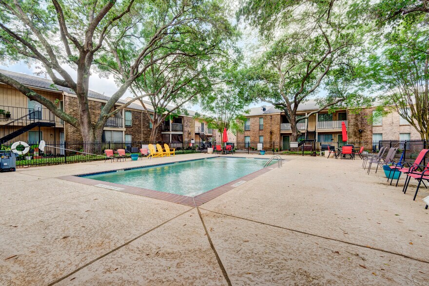708 Alabama St, Katy, TX à vendre - Photo de l’immeuble – Image 2 sur 10