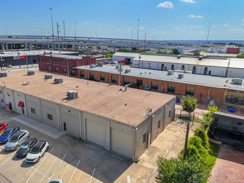 304 E Vickery Blvd, Fort Worth, TX à louer - Photo de l’immeuble – Image 2 sur 14
