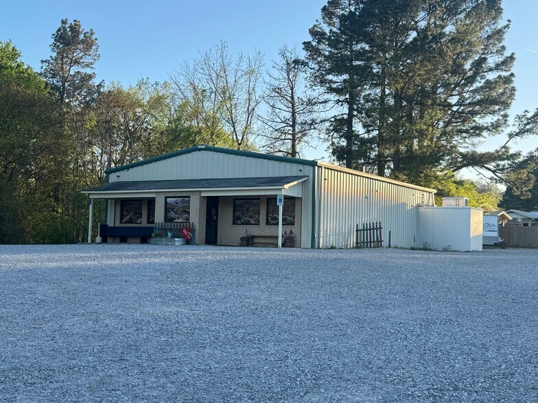 52 Main St, Mount Pleasant, AR à vendre - Photo de l’immeuble – Image 2 sur 27