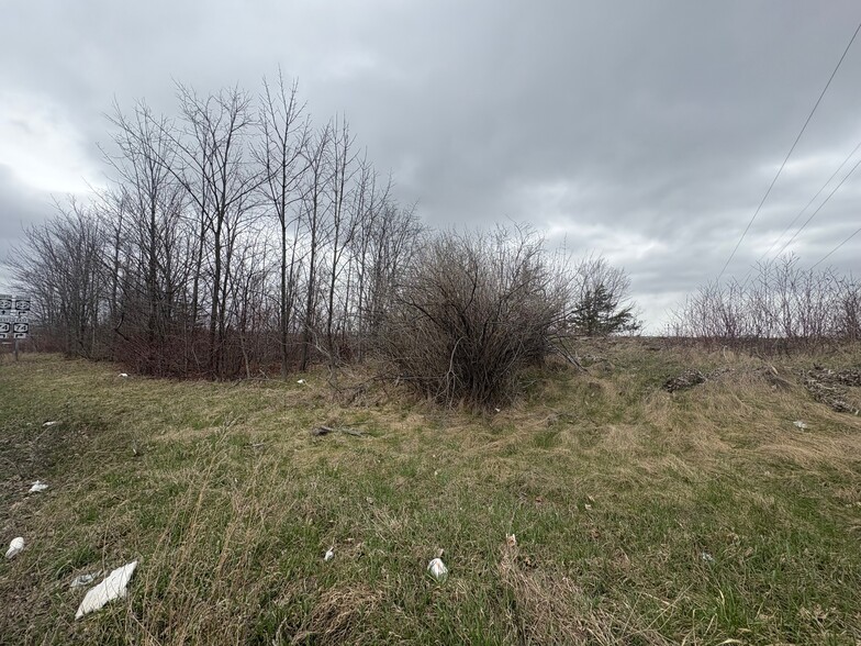 L6.111 NYS RTE 74, Ticonderoga, NY à vendre - Photo de l’immeuble – Image 3 sur 5