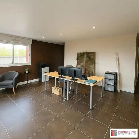 Local d’activités dans Rennes à louer - Photo intérieure – Image 2 sur 9