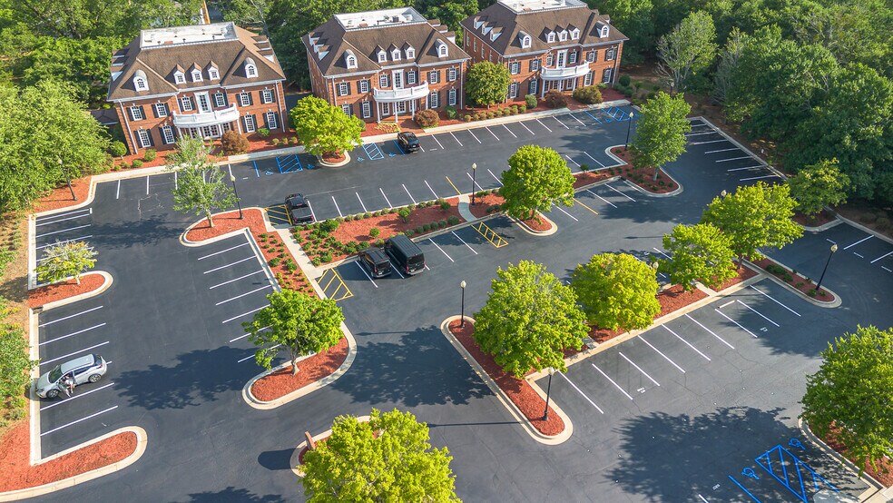 1040 Founders Blvd, Athens, GA à louer - Photo de l’immeuble – Image 3 sur 17