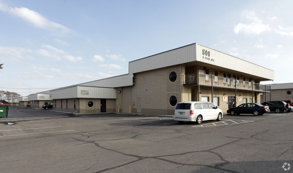 800 E 73rd Ave, Denver, CO à louer - Photo de l’immeuble – Image 1 sur 6