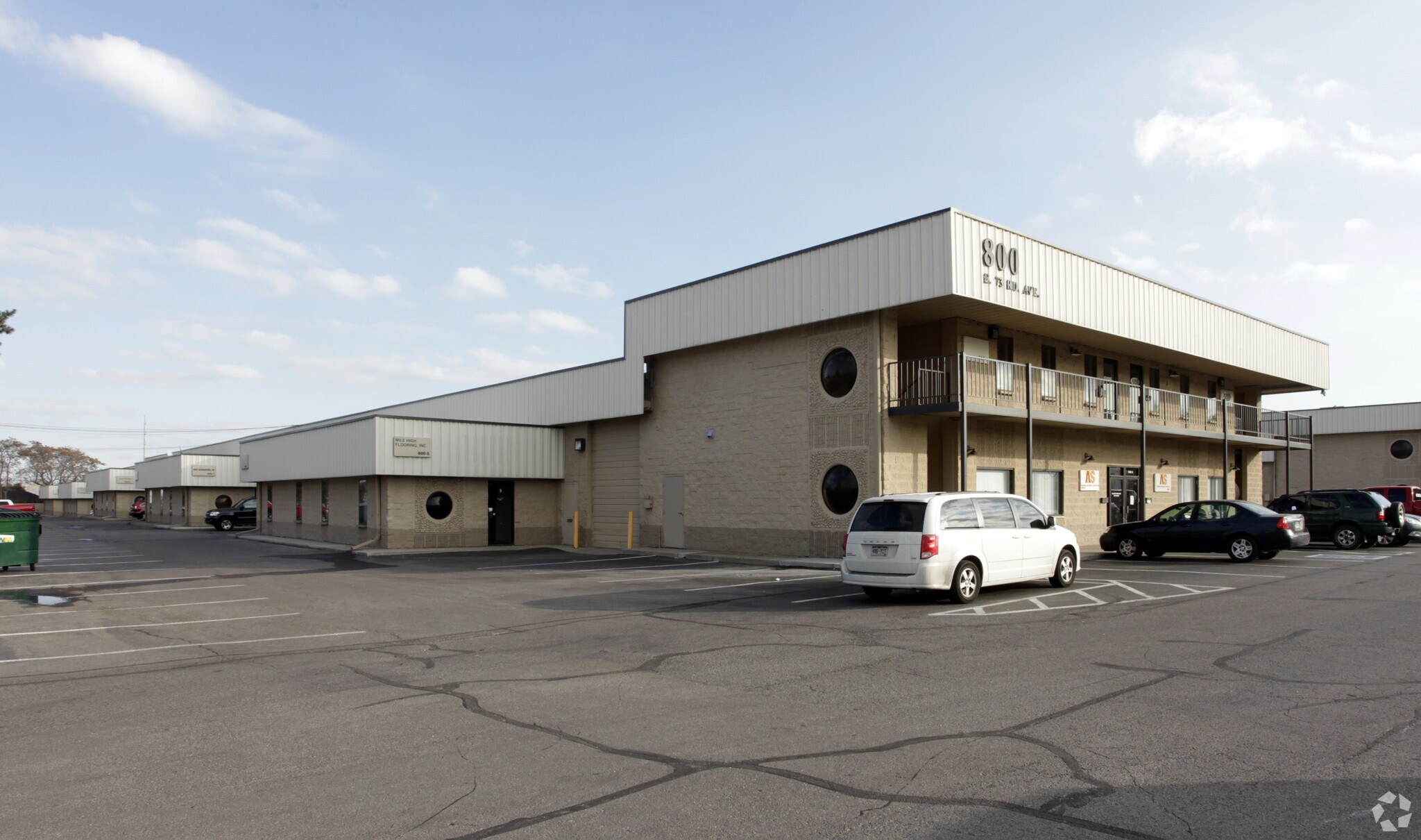 800 E 73rd Ave, Denver, CO à louer Photo principale– Image 1 sur 7