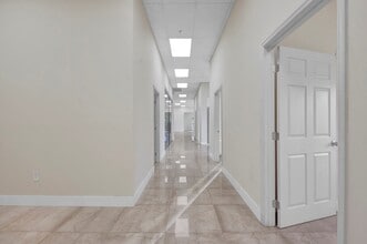 901 Central Florida Pky, Orlando, FL à louer Photo intérieure– Image 2 sur 23