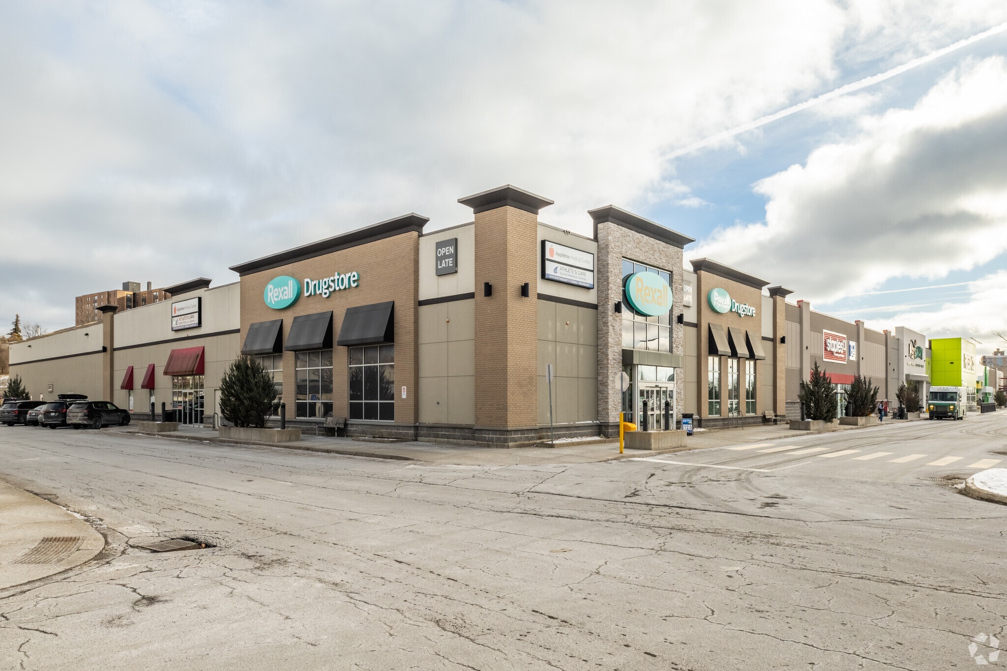 1585-1595 Merivale Rd, Ottawa, ON à louer Photo principale– Image 1 sur 5