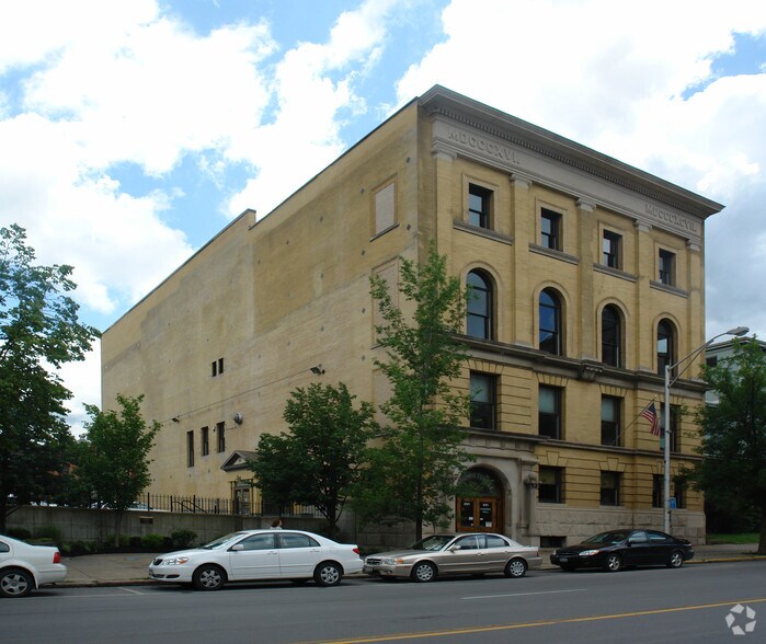 251 Genesee St, Utica, NY à louer - Photo de l’immeuble – Image 2 sur 3