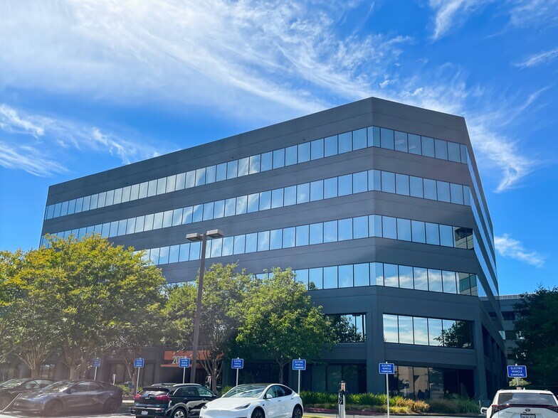 2033 Gateway Pl, San Jose, CA à louer - Photo de l’immeuble – Image 2 sur 12