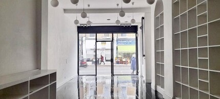 127 Stoke Newington High St, Londres à louer Photo intérieure– Image 2 sur 5