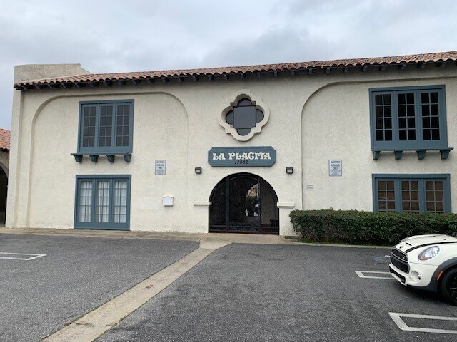 17682 Beach Blvd, Huntington Beach, CA à louer - Photo de l’immeuble – Image 2 sur 9