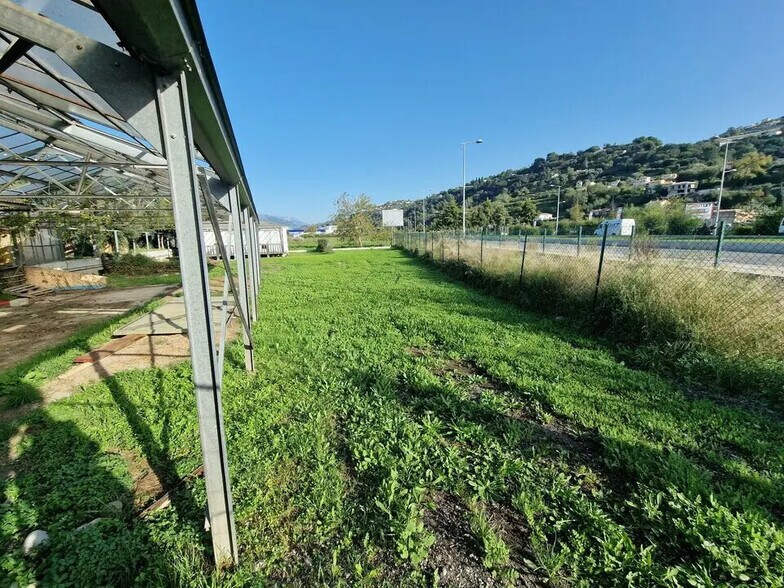 Terrain dans Nice à louer - Photo de l’immeuble – Image 2 sur 5