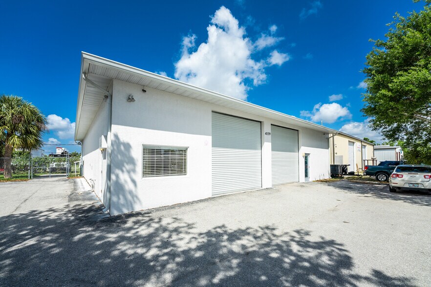4159 Electric Way, Port Charlotte, FL à vendre - Photo de l’immeuble – Image 3 sur 40