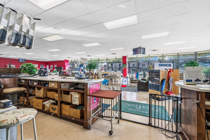 605 Laurens Rd, Greenville, SC à vendre - Photo de l’immeuble – Image 2 sur 33