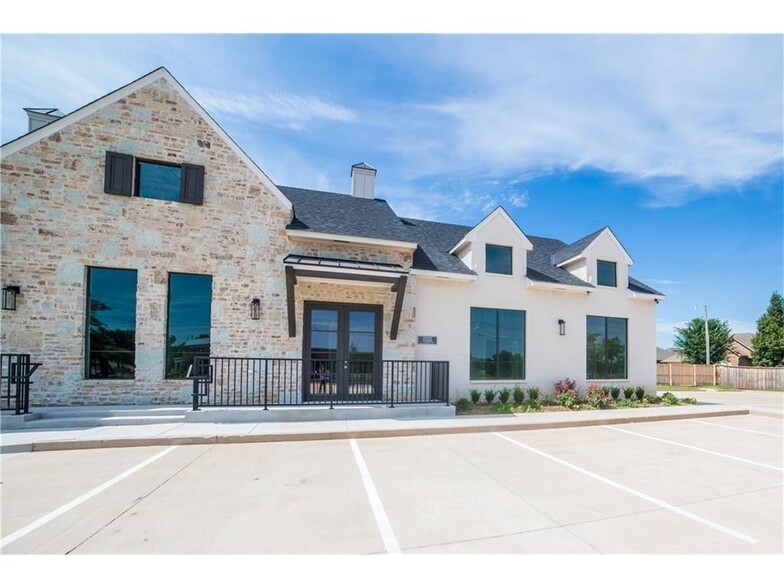 1524-1532 W Edmond Rd, Edmond, OK à louer - Photo de l’immeuble – Image 3 sur 12