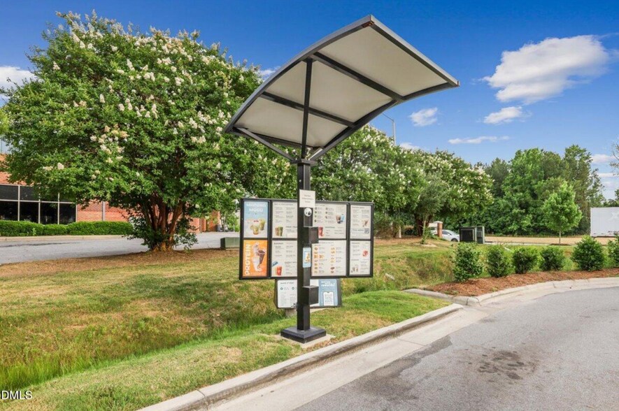 1299 Mechanical Dr, Clayton, NC à vendre - Photo de l’immeuble – Image 3 sur 5