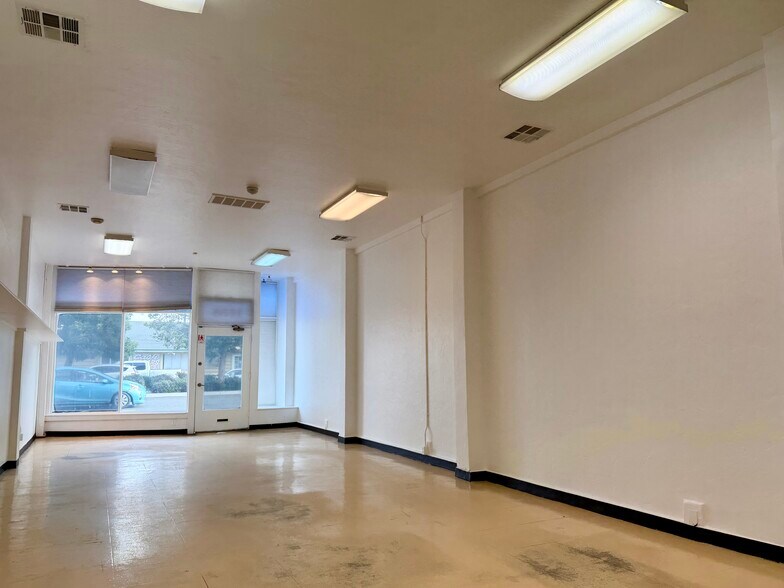 1658 El Camino Real, San Carlos, CA à louer - Photo de l’immeuble – Image 3 sur 9