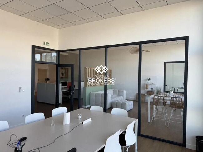 Plus de détails pour 7 A Rond-Point Auguste Colonna, Andrézieux-Bouthéon - Bureau à vendre