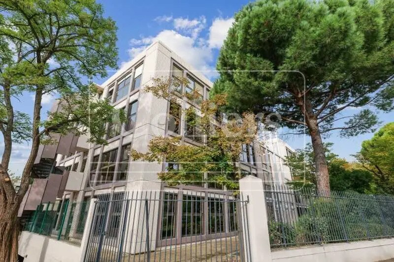 Bureau dans Marseille à louer Photo de l’immeuble– Image 1 sur 7