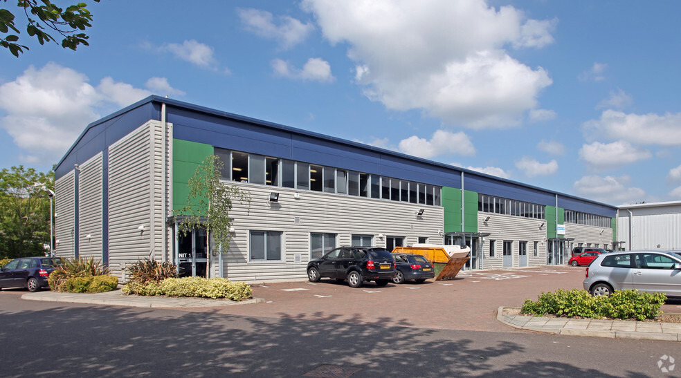 Molly Millars Ln, Wokingham à louer - Photo principale – Image 1 sur 6