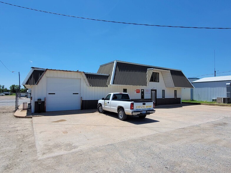 1409 W McArtor Rd, Dodge City, KS à vendre - Photo de l’immeuble – Image 2 sur 27