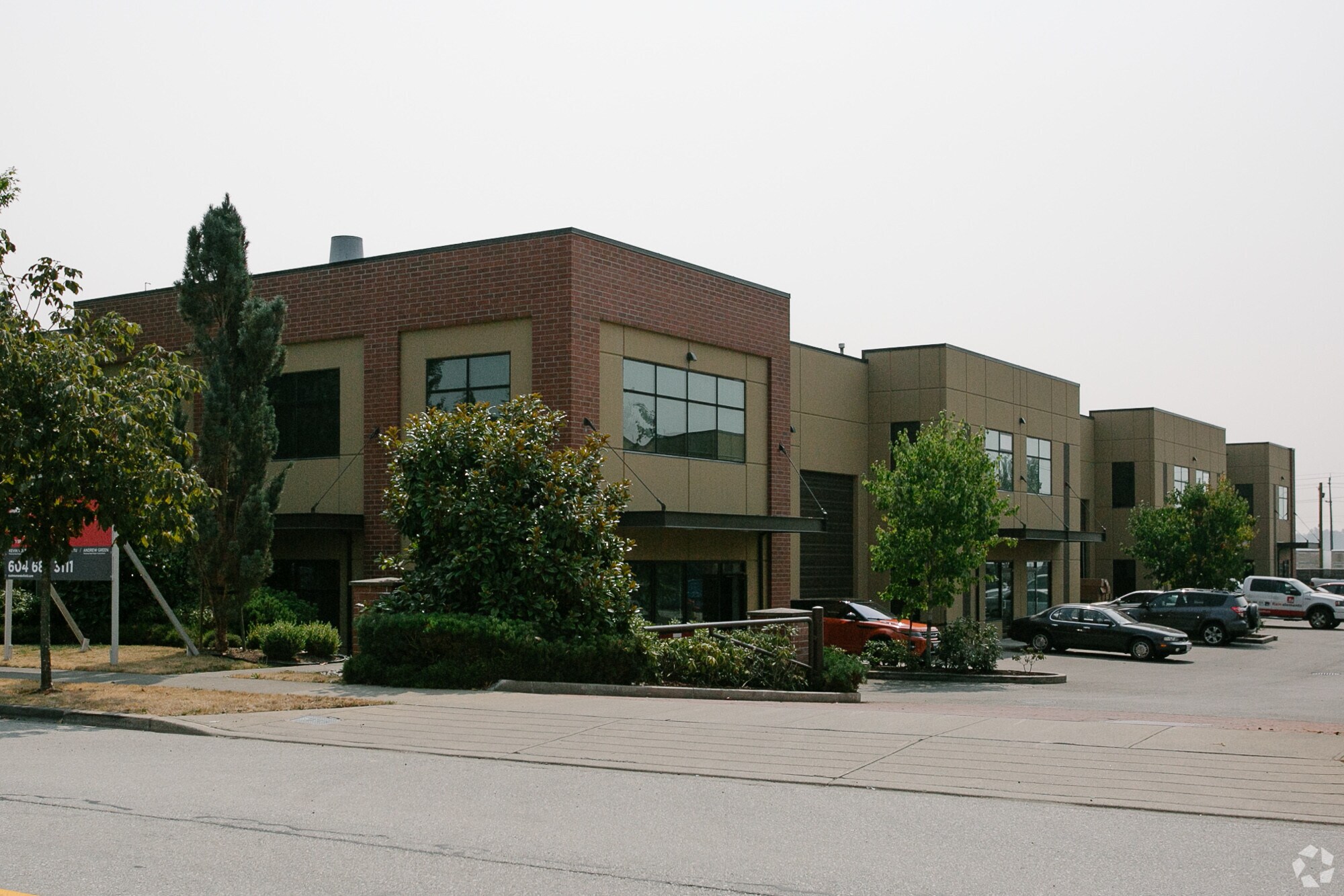 18428 53rd Ave, Surrey, BC à louer Photo principale– Image 1 sur 6