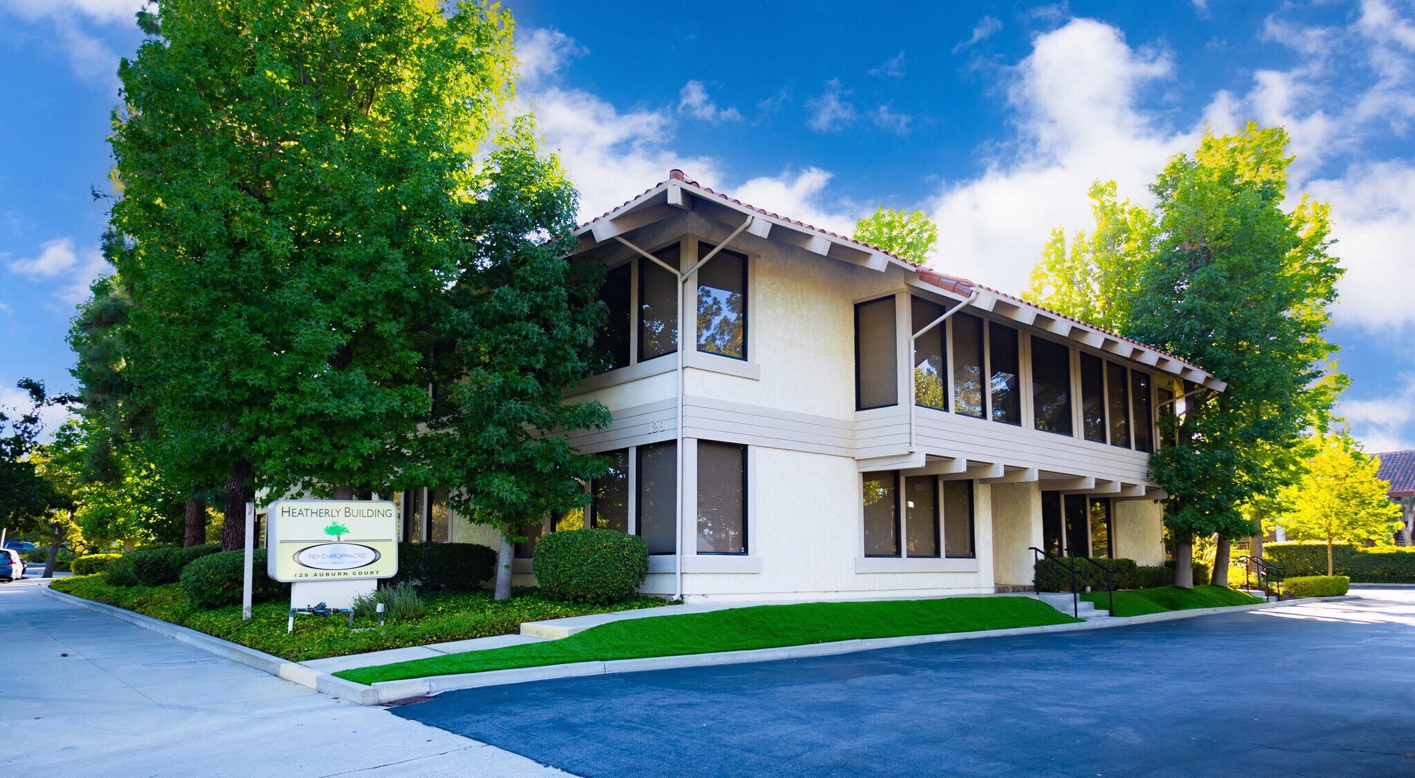 128 Auburn Ct, Westlake Village, CA à louer Photo principale– Image 1 sur 22