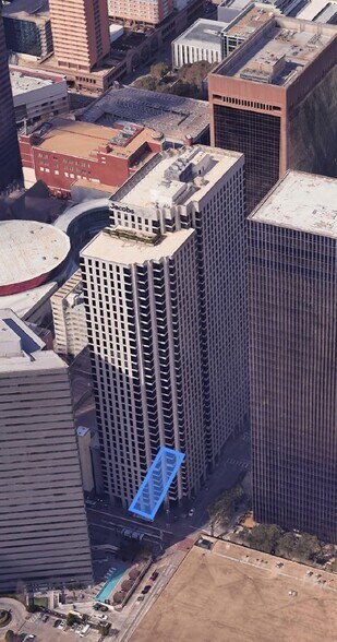 1999 Bryan St, Dallas, TX à louer - Photo de l’immeuble – Image 2 sur 4