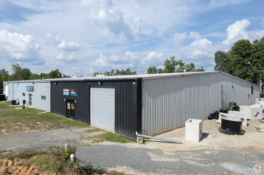 1035 Saunders Ln, West Chester, PA à louer - Photo de l’immeuble – Image 2 sur 4