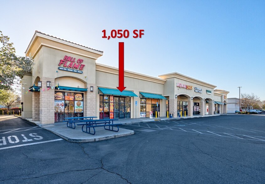 2450 N Brawley Ave, Fresno, CA à louer - Photo de l’immeuble – Image 1 sur 10