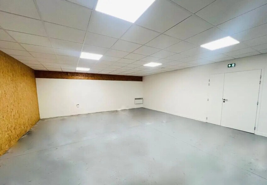 Local d’activités dans Chavenay à louer - Photo intérieure – Image 3 sur 5