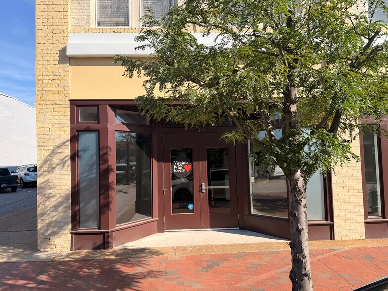 245 E Broadway Ave, Hopewell, VA à louer - Photo de l’immeuble – Image 3 sur 6