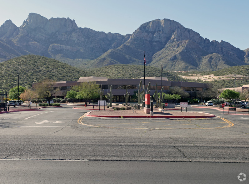 11100 N Oracle Rd, Tucson, AZ à louer - Photo de l’immeuble – Image 3 sur 8