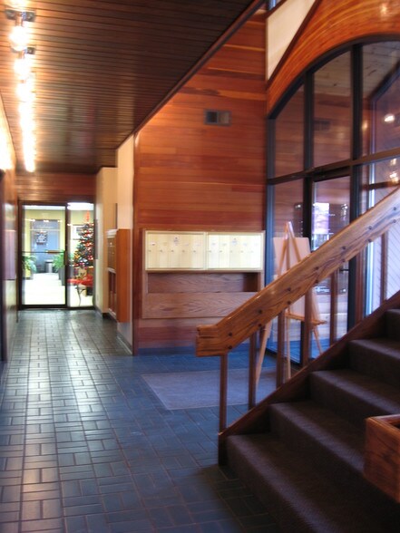104 S Freya St, Spokane, WA à louer - Photo intérieure – Image 2 sur 3