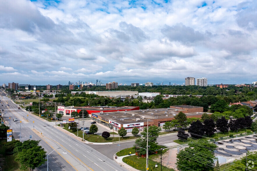 1655 Dundas St E, Mississauga, ON à louer - Aérien – Image 2 sur 5