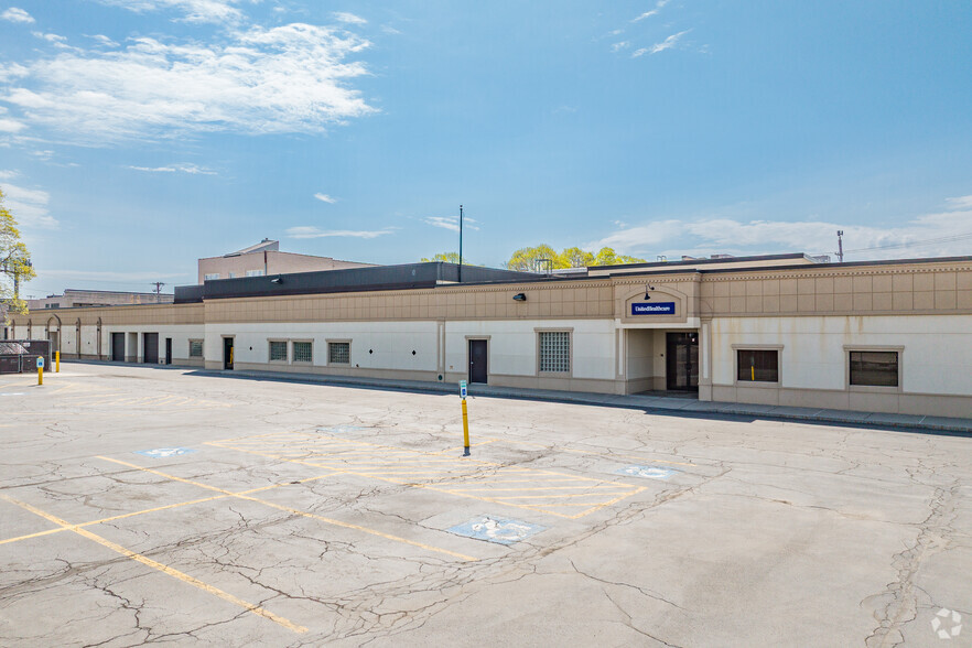2401-2425 James St, Syracuse, NY à louer - Photo de l’immeuble – Image 2 sur 5
