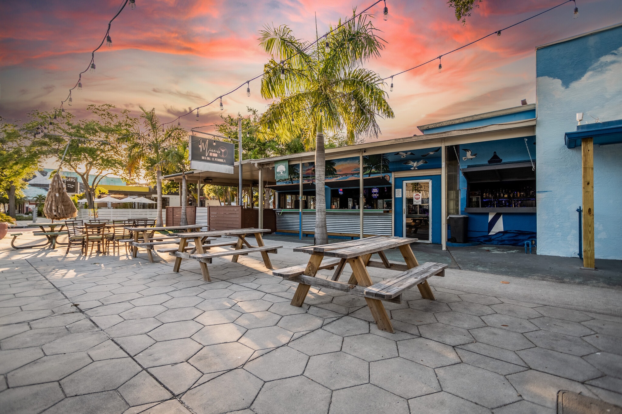 2451 Central Ave, Saint Petersburg, FL à louer Photo principale– Image 1 sur 10