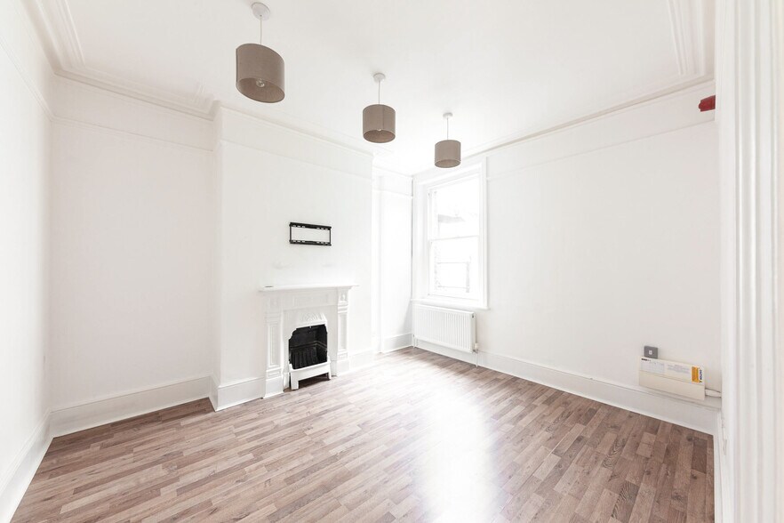 85 Mortimer St, Londres à louer - Photo de l’immeuble – Image 1 sur 6