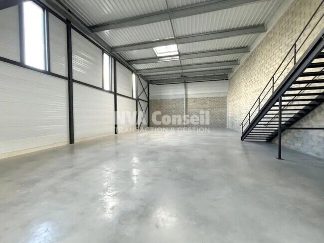 Plus de détails pour 27 Avenue Du Gros Chene, Éragny - Industriel/Logistique à louer