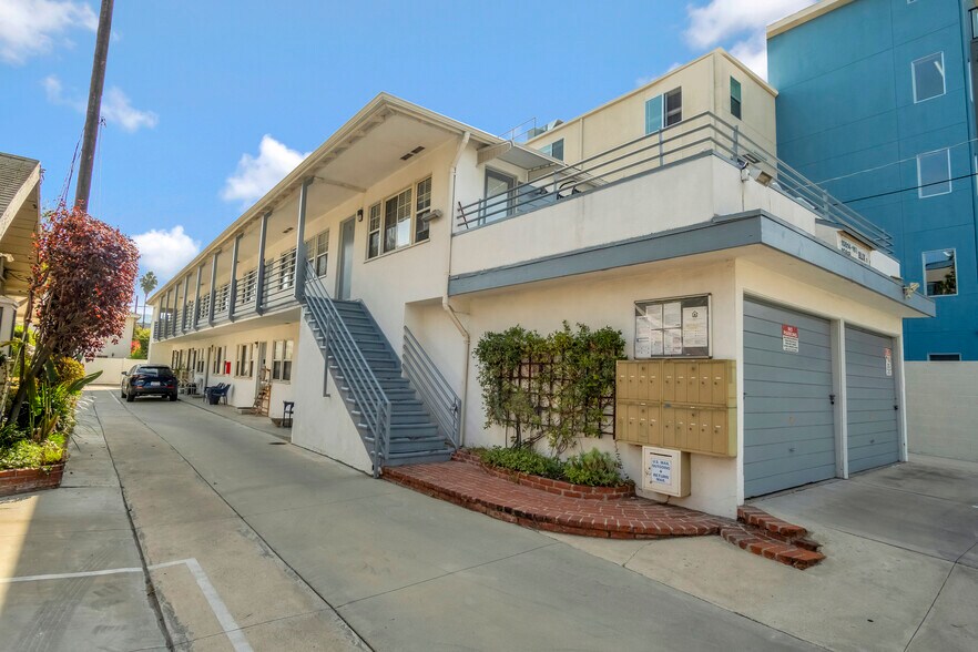 10814-10818 Blix St, West Toluca Lake, CA à vendre - Photo de l’immeuble – Image 3 sur 20