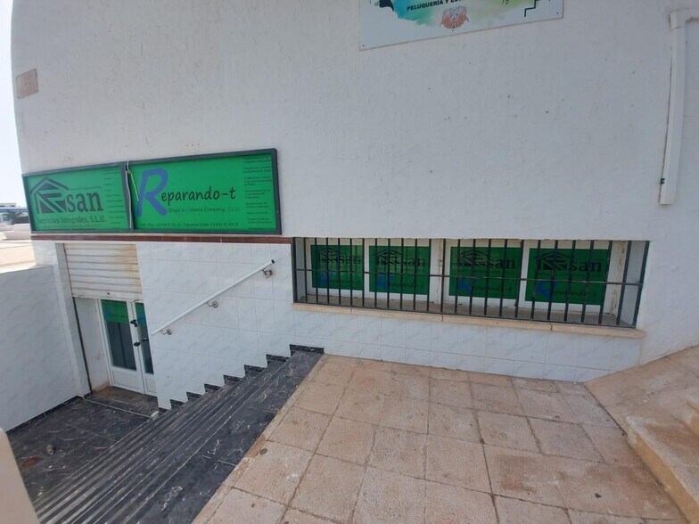 Local commercial dans El Ejido, Almería à louer - Photo de l’immeuble – Image 3 sur 12