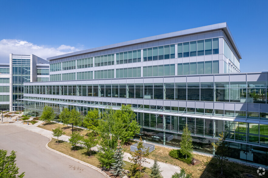 505 Quarry Park Blvd SE, Calgary, AB à louer - Photo de l’immeuble – Image 3 sur 8
