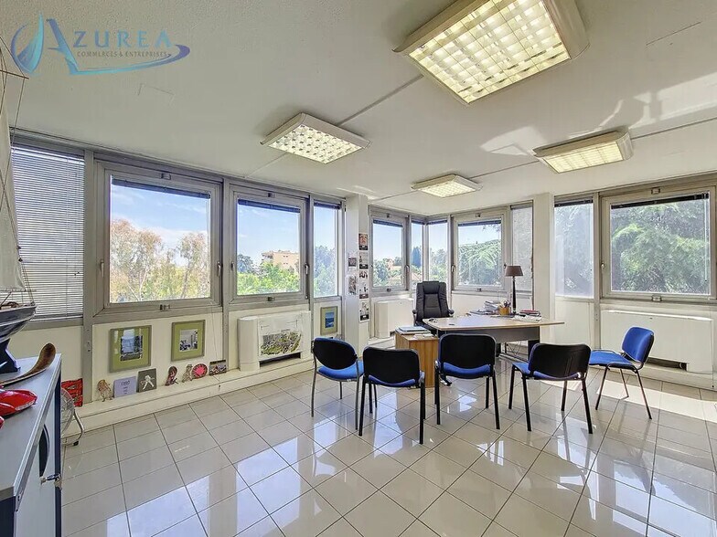 Bureau dans Le Cannet à vendre - Photo de l’immeuble – Image 1 sur 10