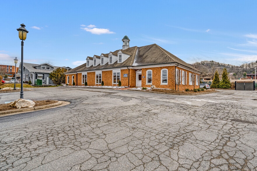 166 Doctors Dr, Boone, NC à louer - Photo de l’immeuble – Image 2 sur 23